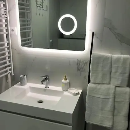 Happy Sunrise Apartment