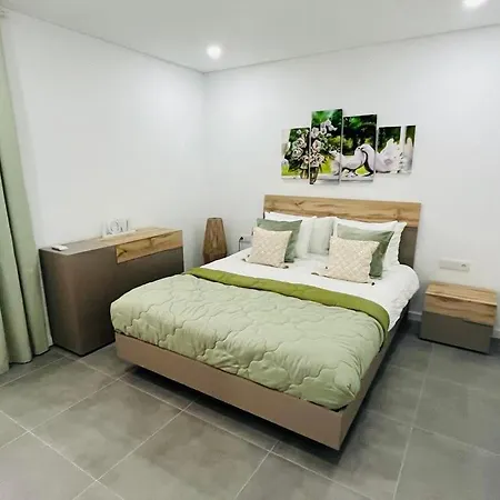 Happy Sunrise Апартаменты *