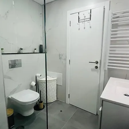 Happy Sunrise Apartment *